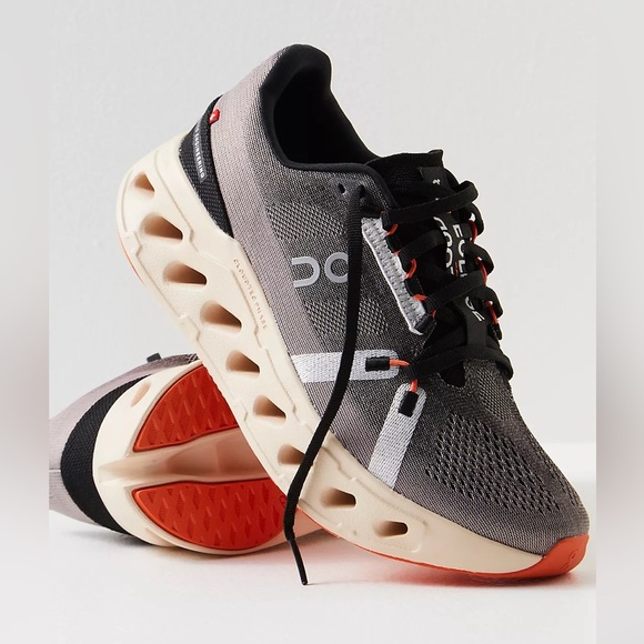 On Running Cloudeclipse in the Fade/Sand women’s size 6 running athletic shoes - Picture 2 of 12